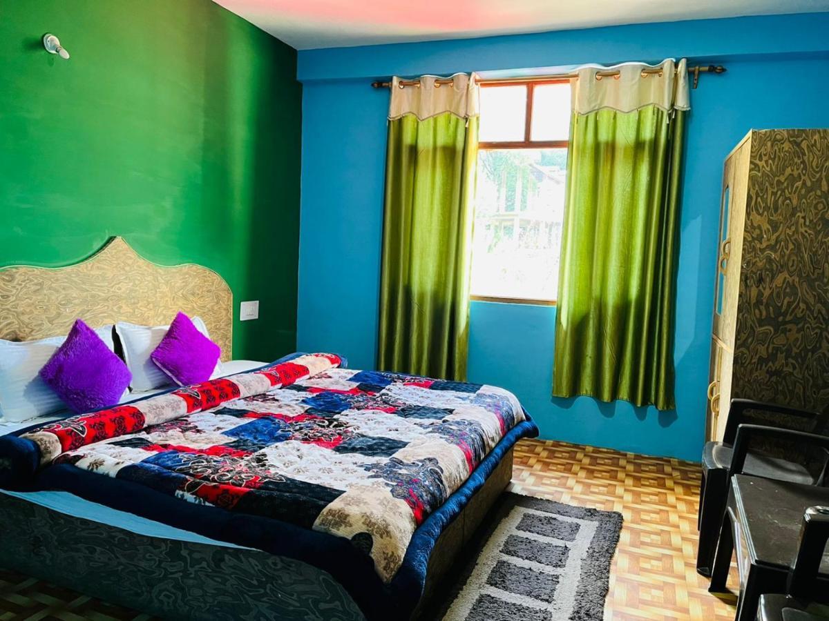 Non Stop Cafe Hostel & Stay Manāli Екстериор снимка