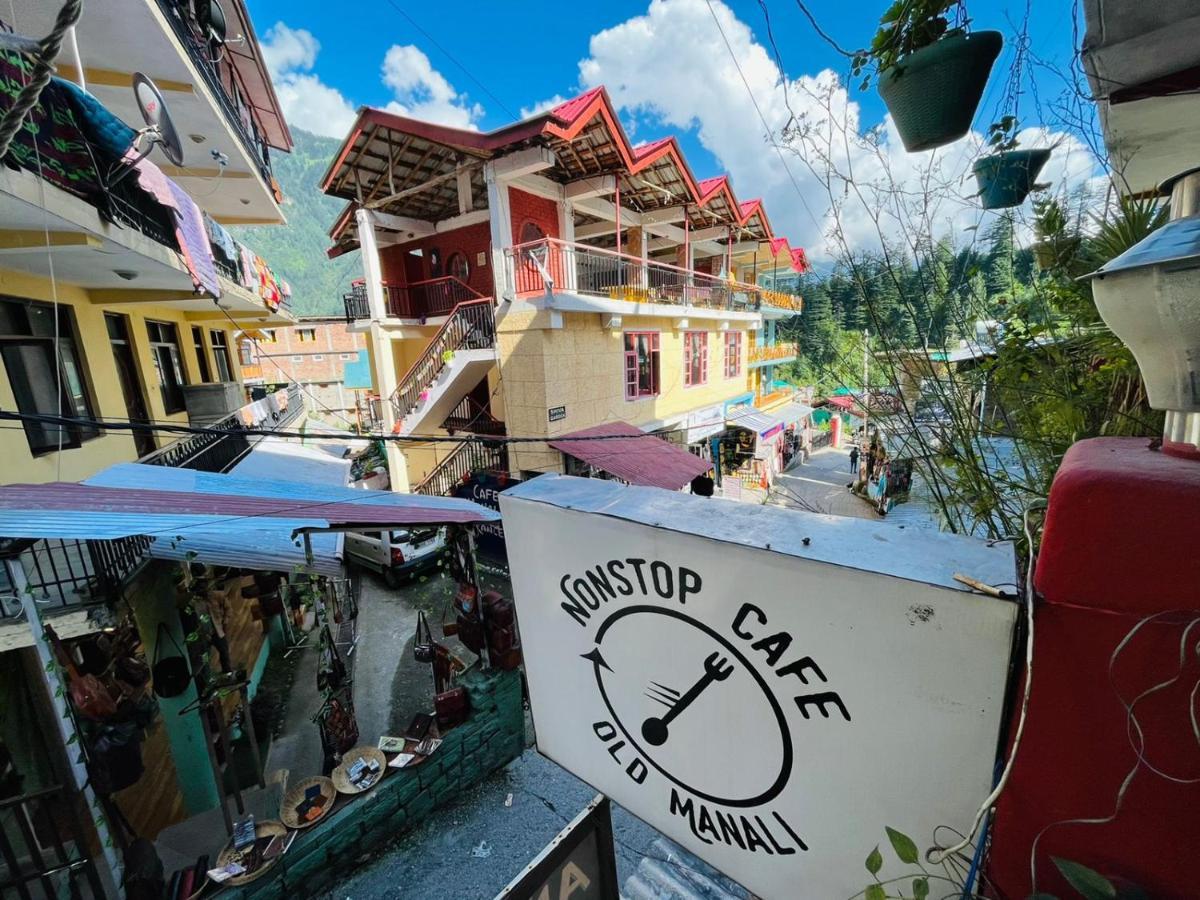 Non Stop Cafe Hostel & Stay Manāli Екстериор снимка