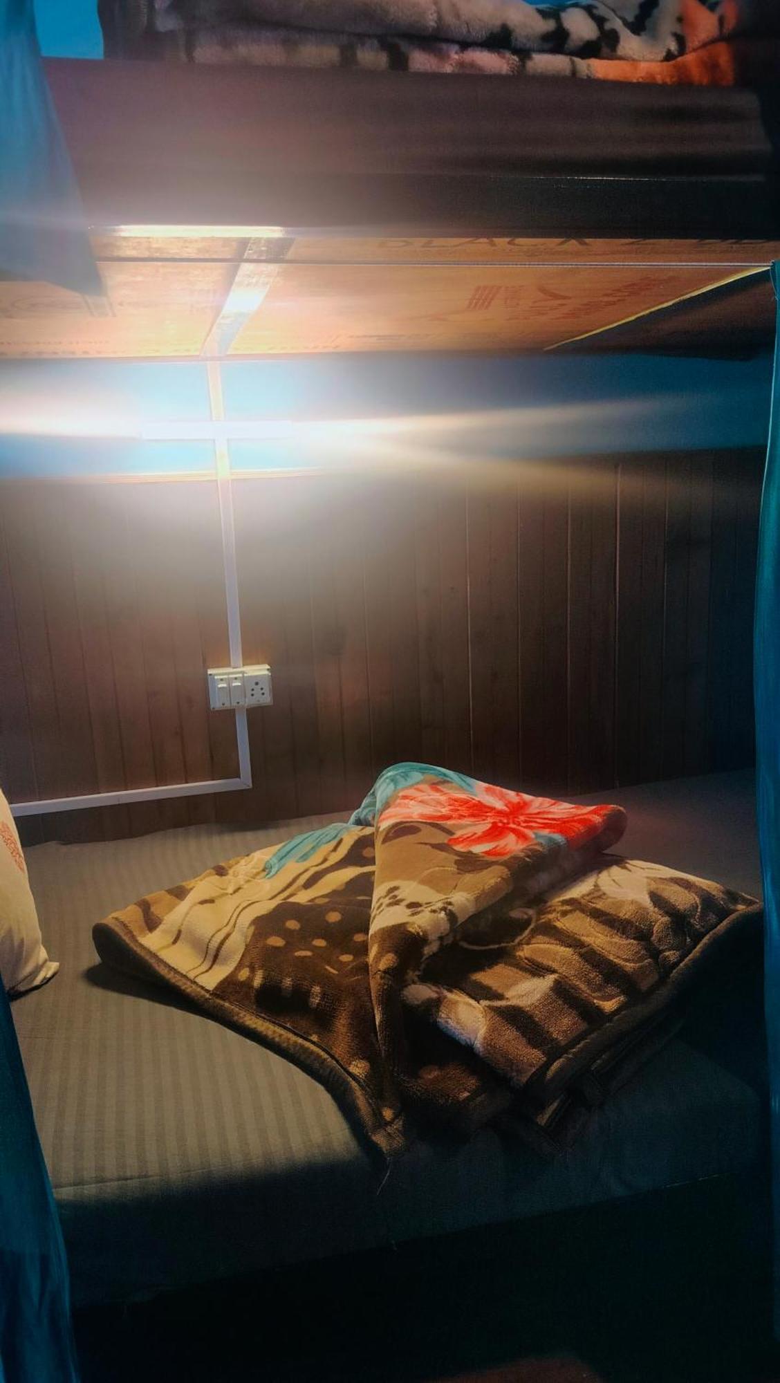 Non Stop Cafe Hostel & Stay Manāli Екстериор снимка