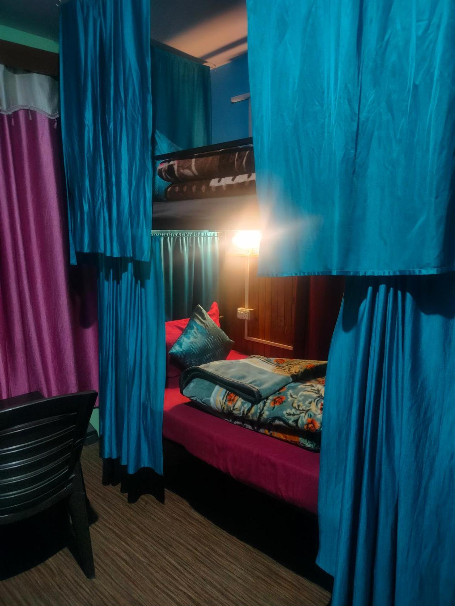 Non Stop Cafe Hostel & Stay Manāli Екстериор снимка
