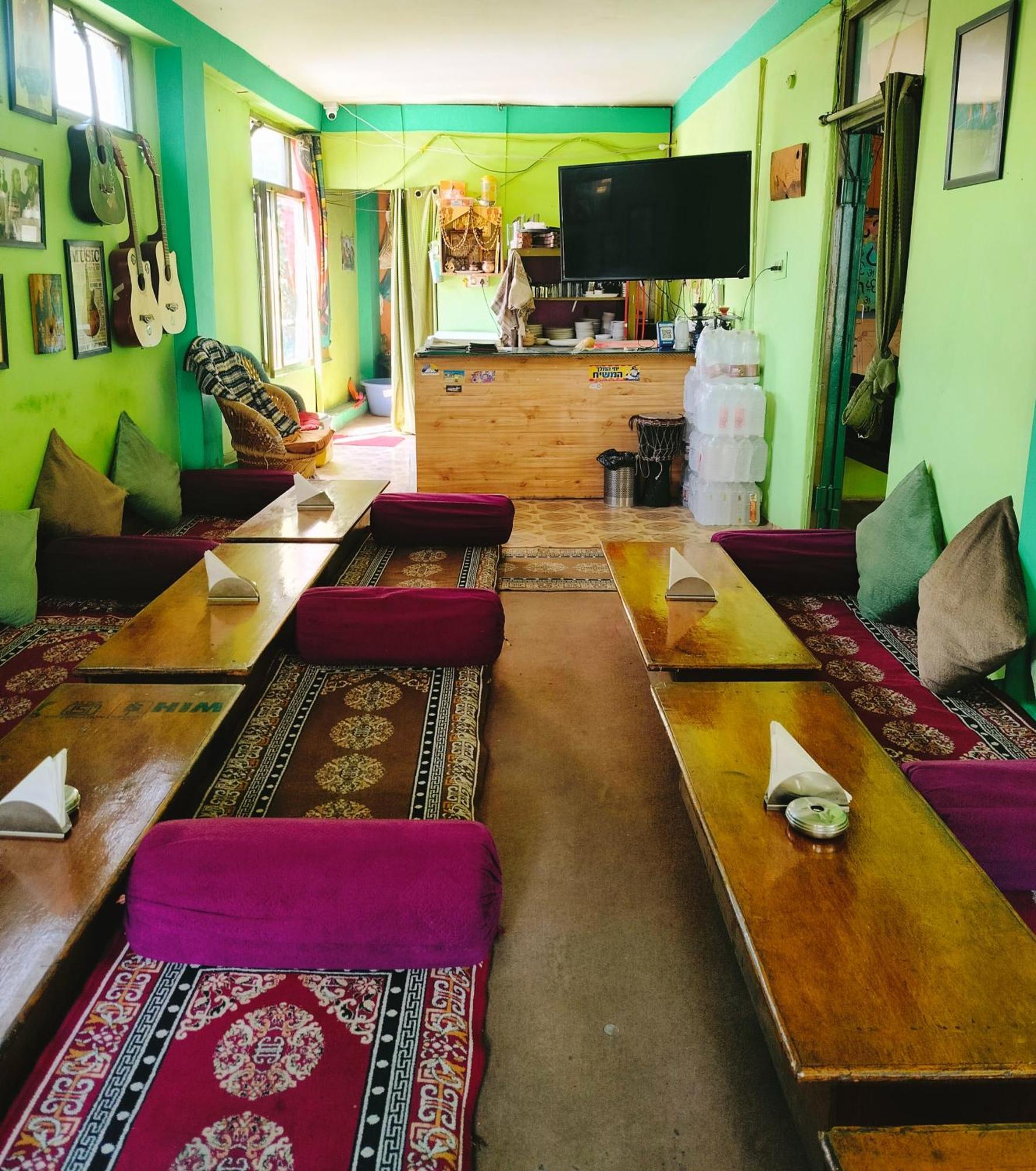 Non Stop Cafe Hostel & Stay Manāli Екстериор снимка