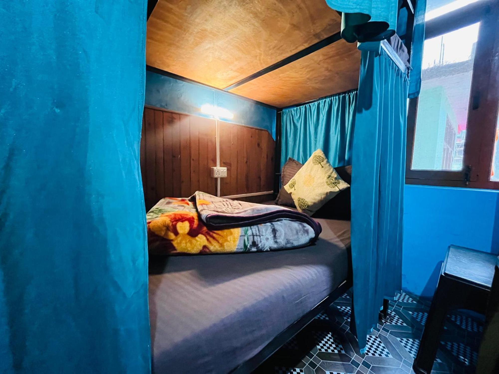 Non Stop Cafe Hostel & Stay Manāli Екстериор снимка