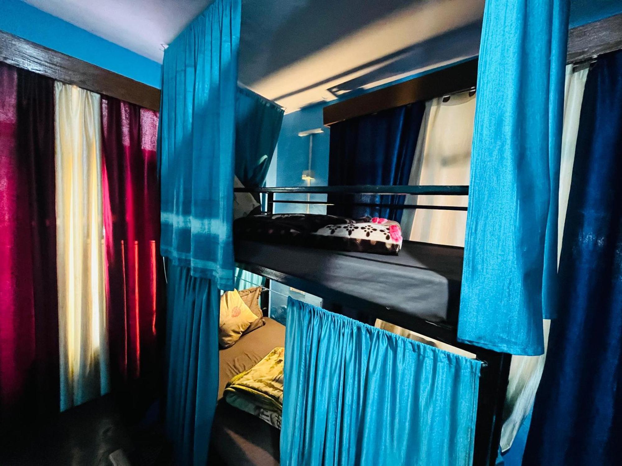 Non Stop Cafe Hostel & Stay Manāli Екстериор снимка